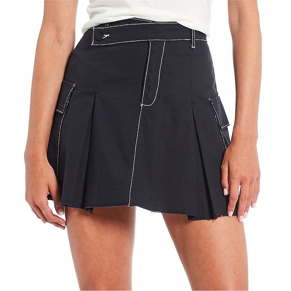 Circus NY by Sam Edelman Mid Rise Cargo Mini Skirt - Picture 1 of 7